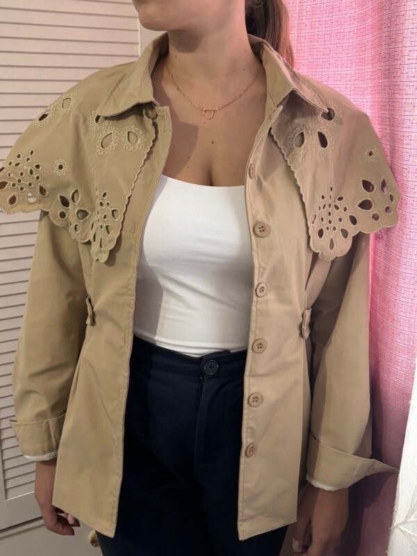 CHAQUETA BORDADOS