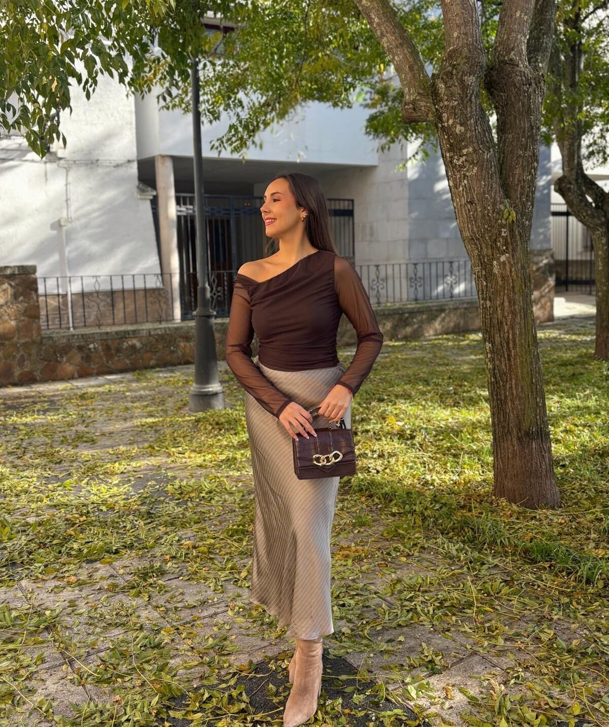 FALDA SATÉN CON RAYAS FALDA SATÉN CON RAYAS