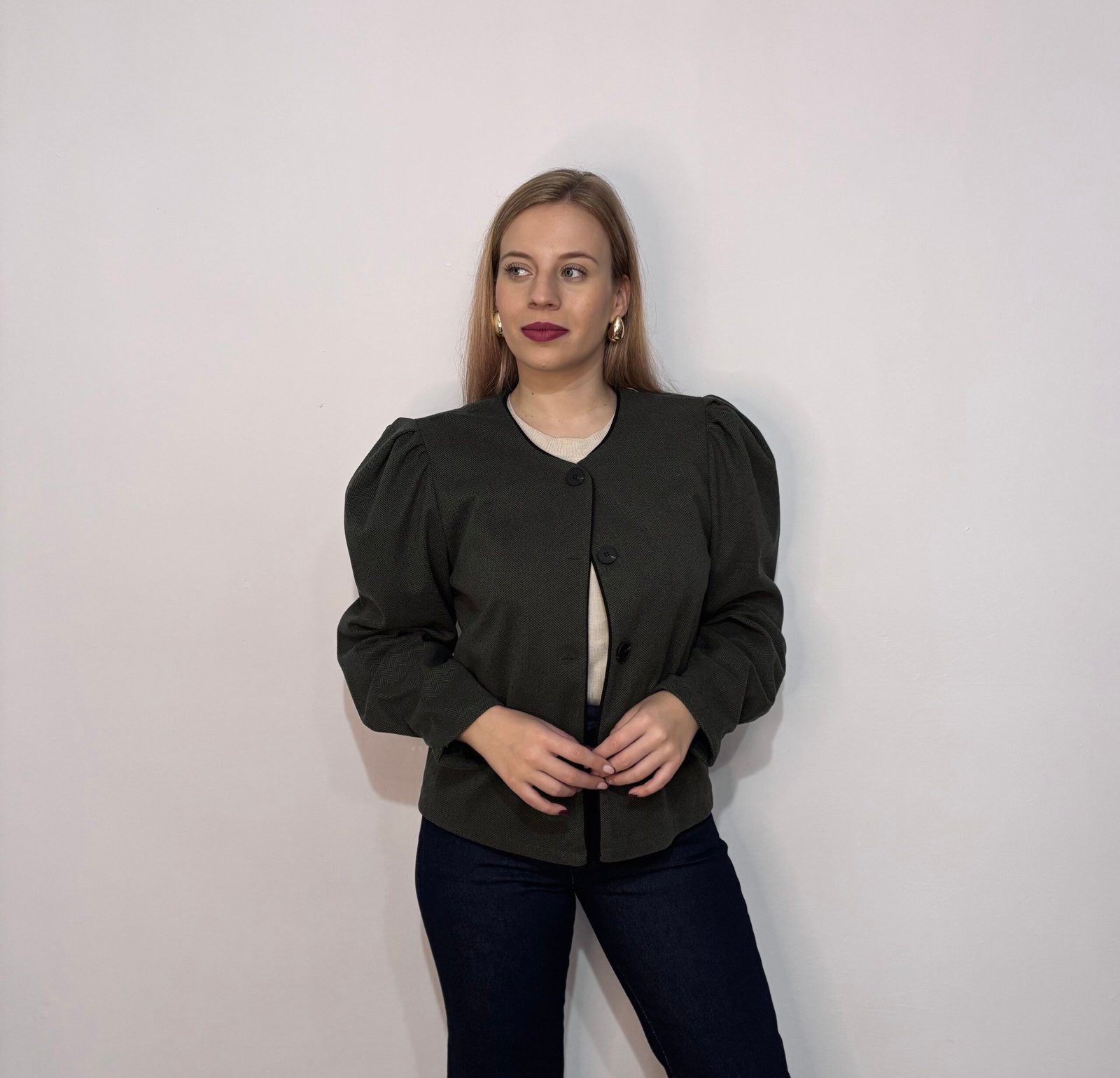 CHAQUETA MANGAS ABULLONADAS CHAQUETA MANGAS ABULLONADAS - Imagen 3