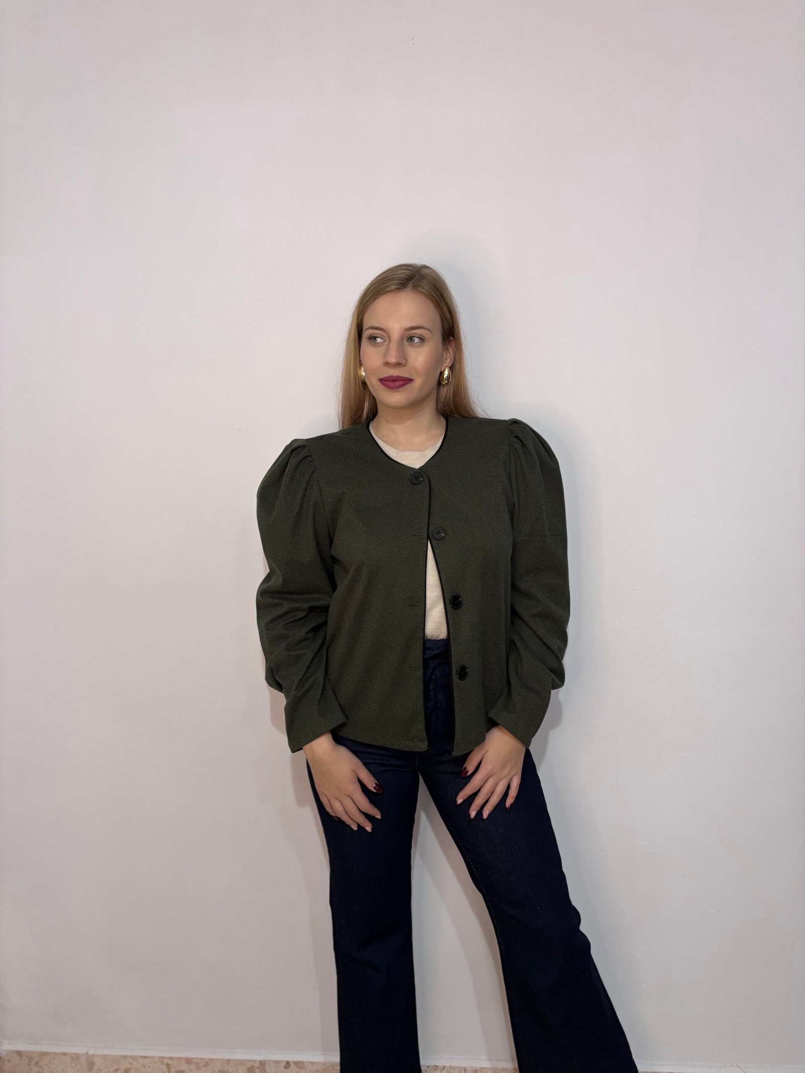 CHAQUETA MANGAS ABULLONADAS CHAQUETA MANGAS ABULLONADAS - Imagen 2