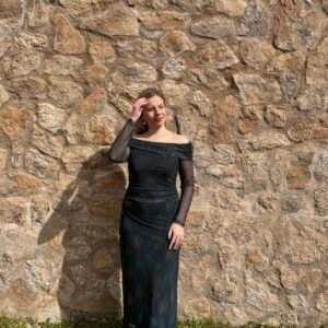 VESTIDO DE GASA HOMBROS DESCUBIERTOS