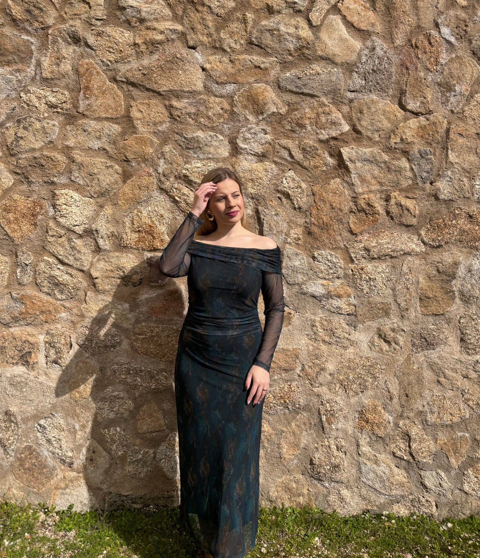 VESTIDO DE GASA HOMBROS DESCUBIERTOS VESTIDO DE GASA HOMBROS DESCUBIERTOS