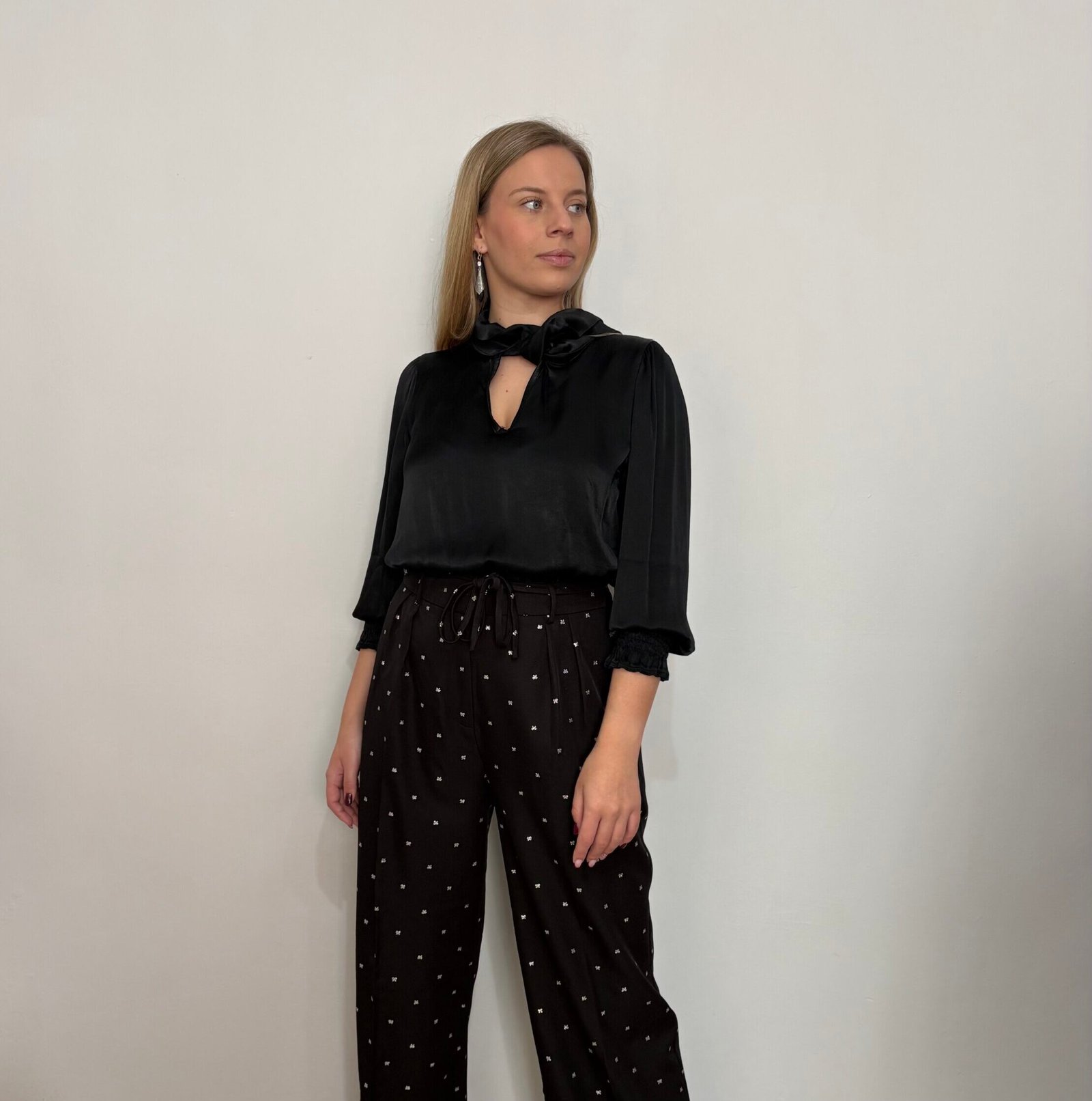 PANTALÓN FLUIDO PINZAS PANTALÓN FLUIDO PINZAS