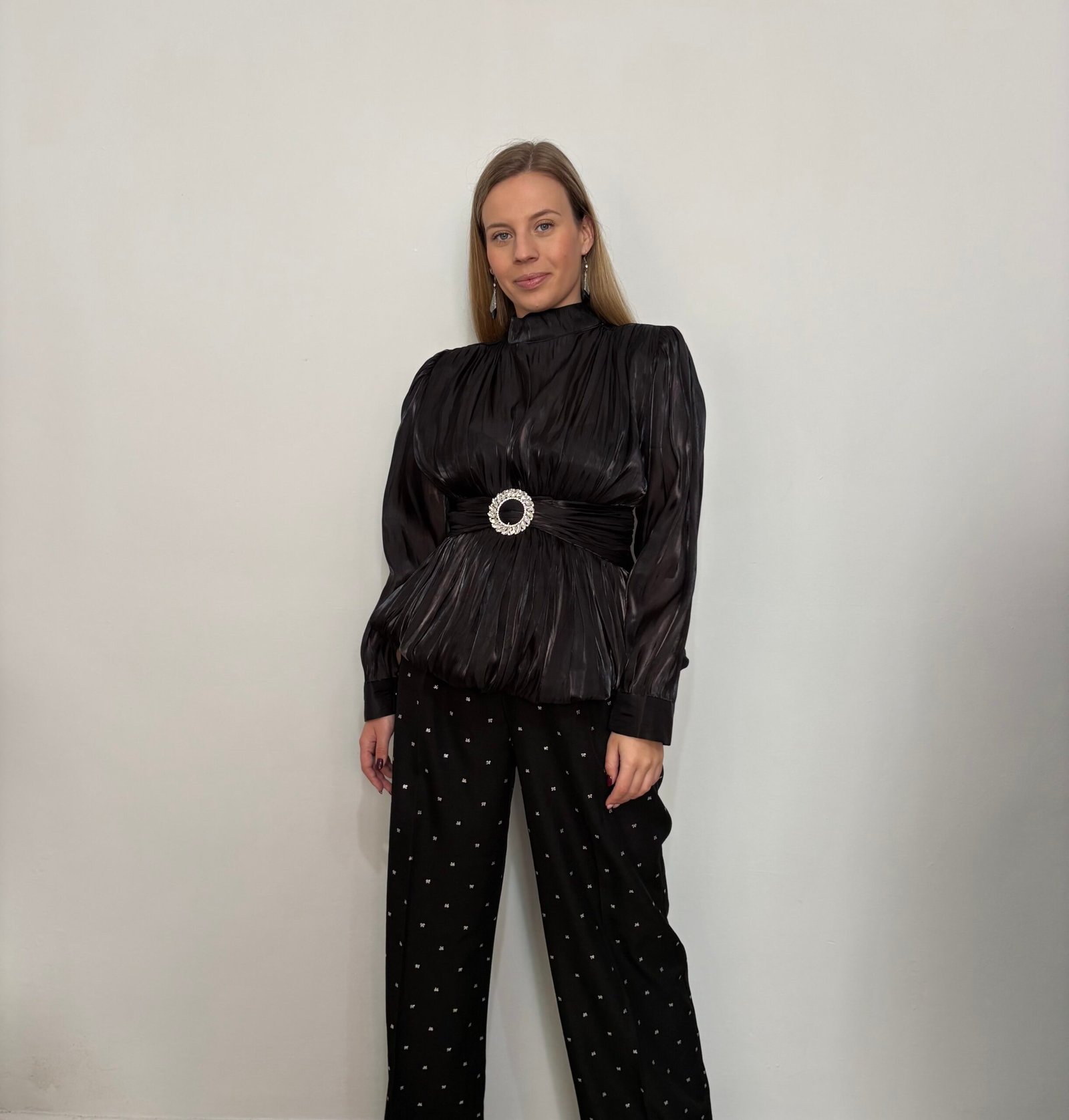 PANTALÓN FLUIDO PINZAS PANTALÓN FLUIDO PINZAS - Imagen 2