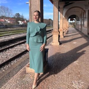 VESTIDO MIDI ELEGANCE VOLANTE