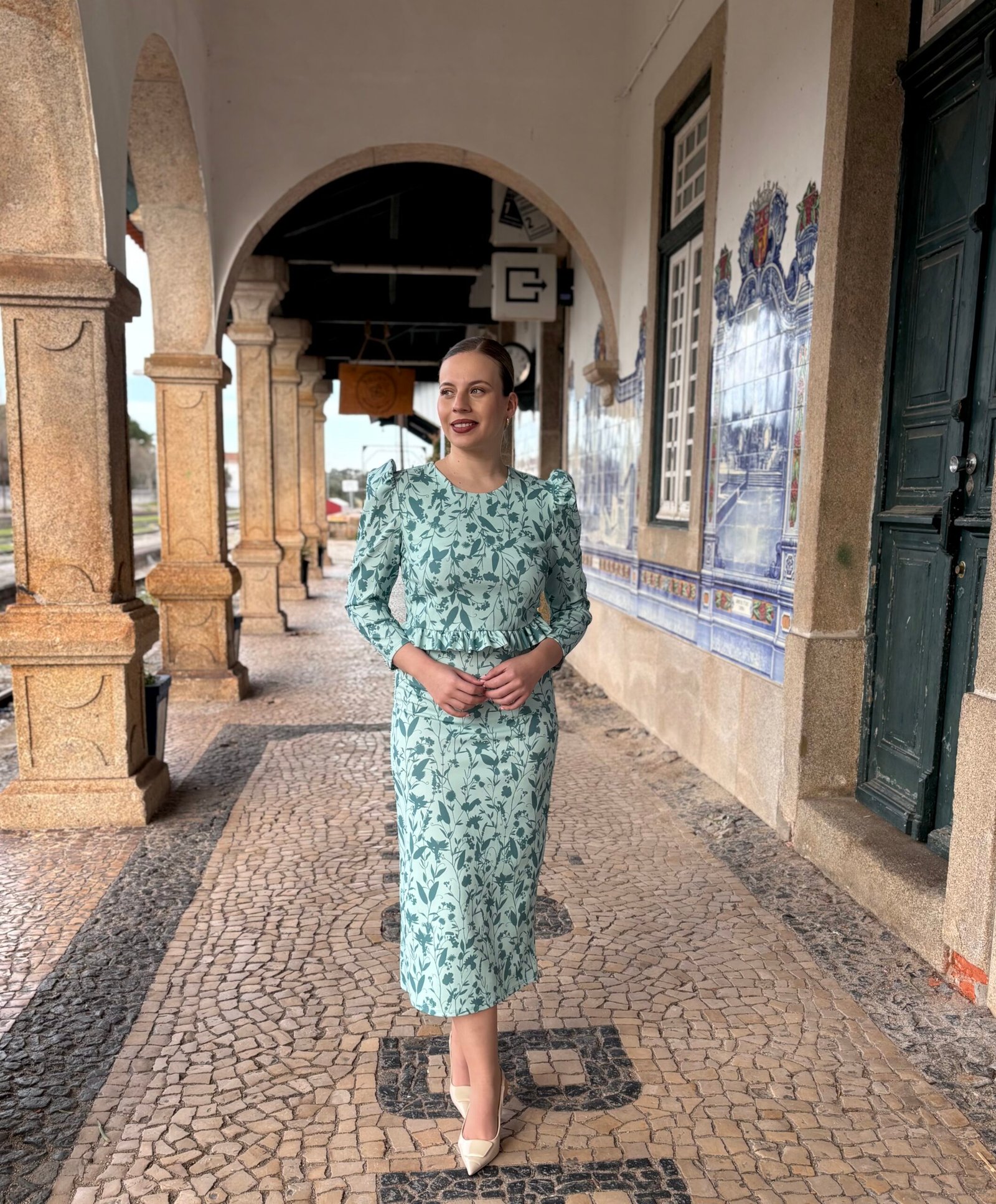 CONJUNTO DOS PIEZAS ESTAMPADO FLORAL CONJUNTO DOS PIEZAS ESTAMPADO FLORAL